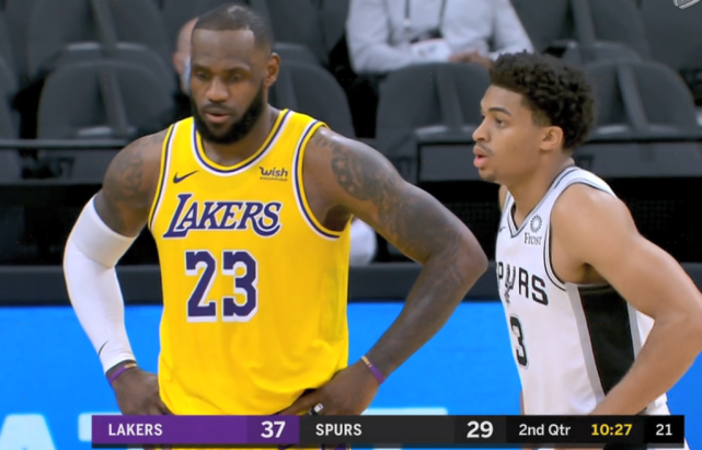  詹姆斯创里程碑湖人加时惊险战胜森林狼