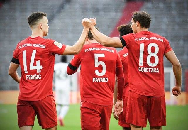  拜仁慕尼黑主场大胜，领跑德甲积分榜首位置稳固